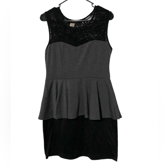 Heart 2 Heart Vintage Peplum Lace Dress - Picture 1 of 7